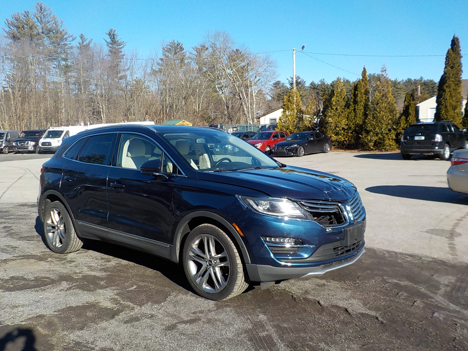 Salvage Lincoln MKC Image