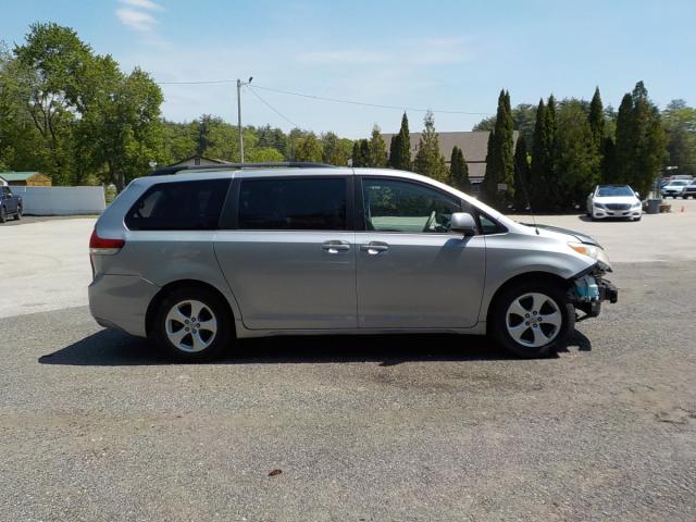 Toyota Sienna Image 9