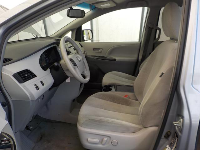 Toyota Sienna Image 11