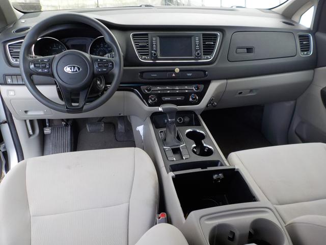 Kia Sedona Image 15