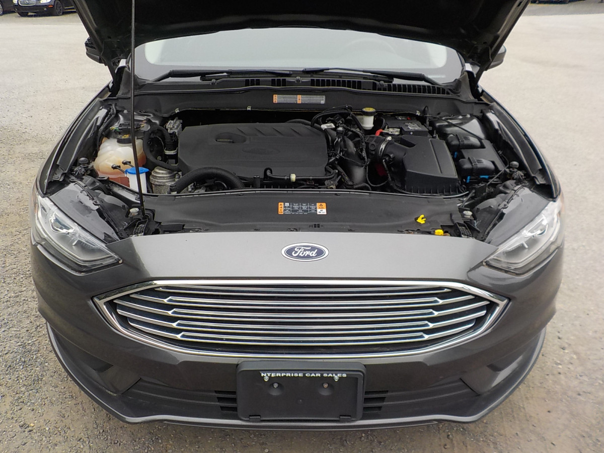 Ford Fusion Image 12