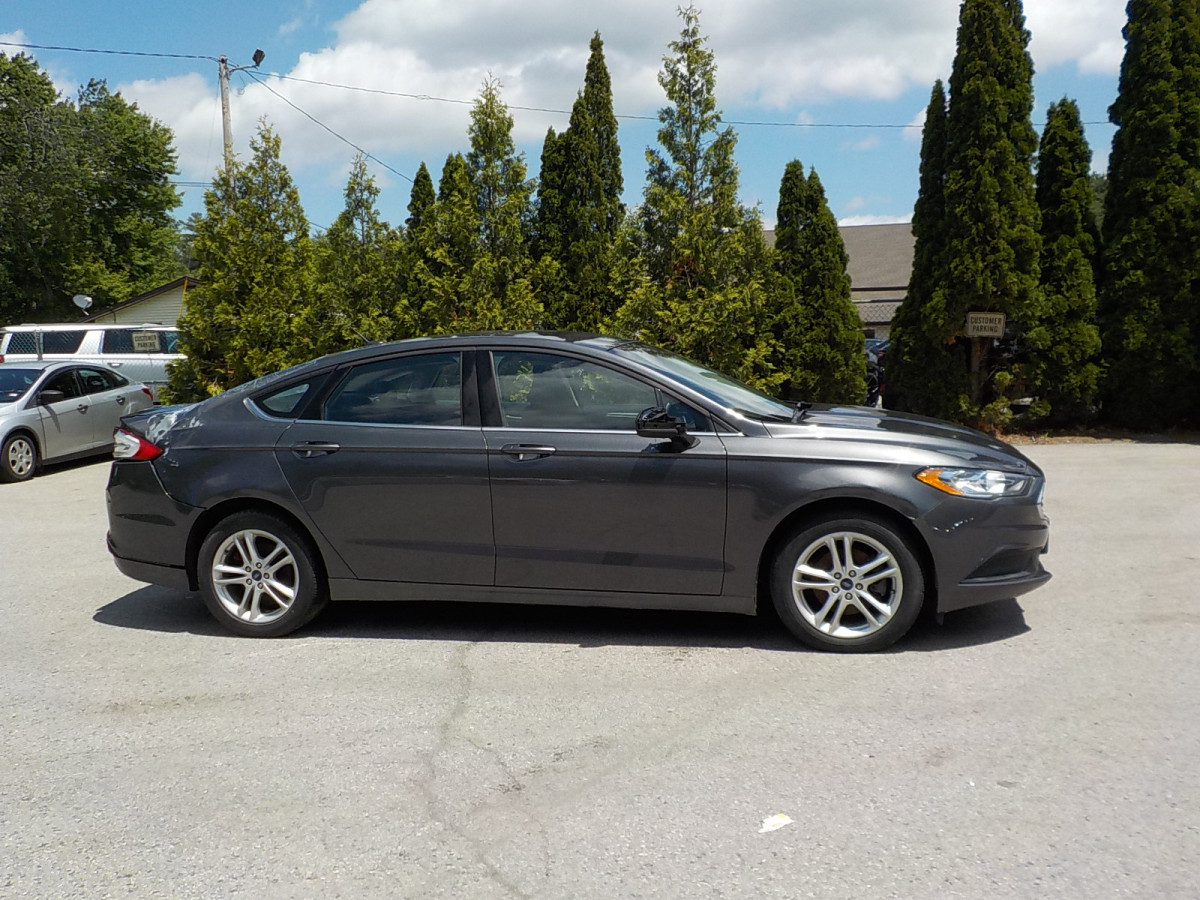 Ford Fusion Image 8