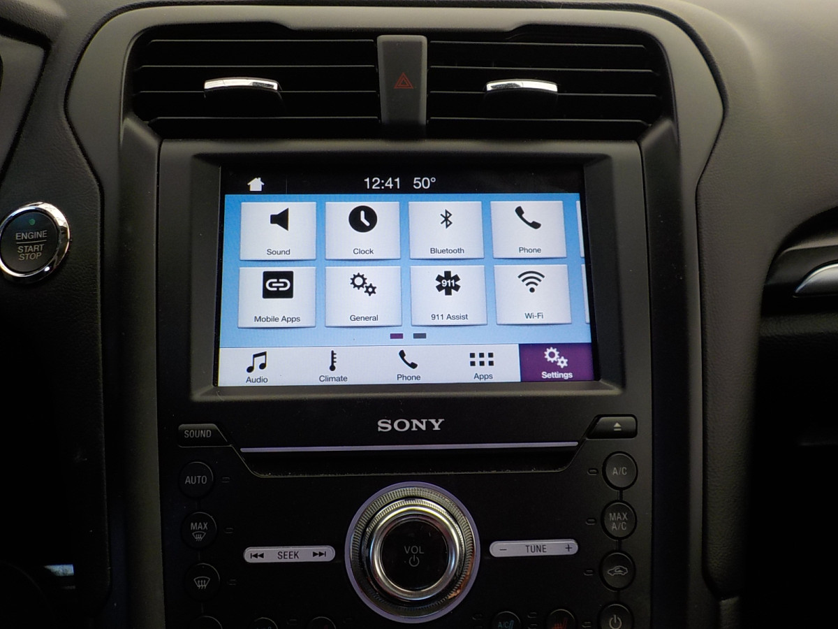 Ford Fusion Image 12