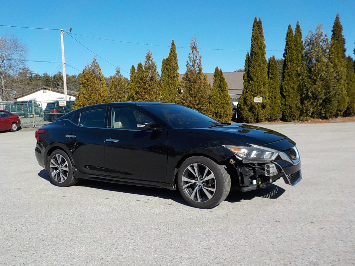 Salvage Nissan Maxima Image