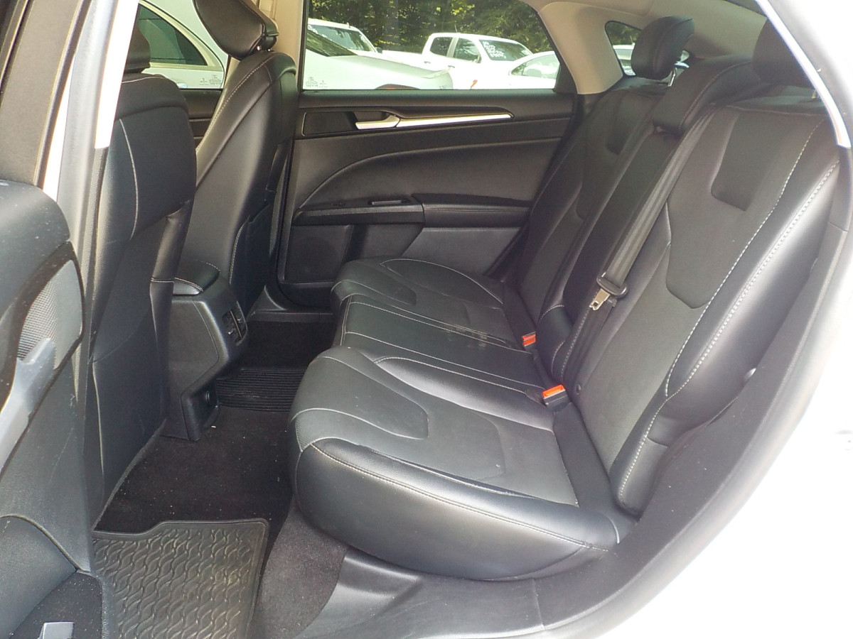 Ford Fusion Image 3