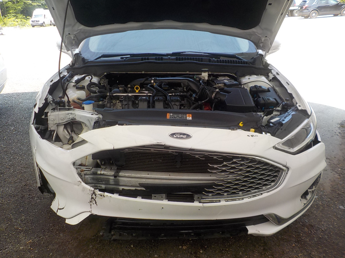Ford Fusion Image 8