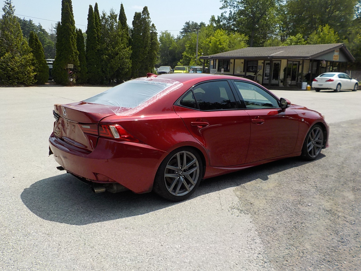 Lexus IS Image 14