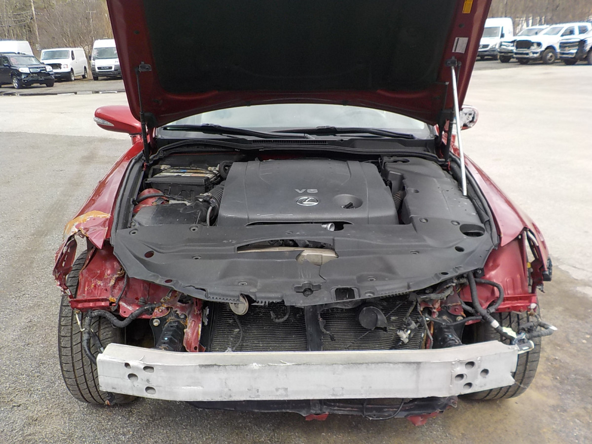 Lexus IS Image 10
