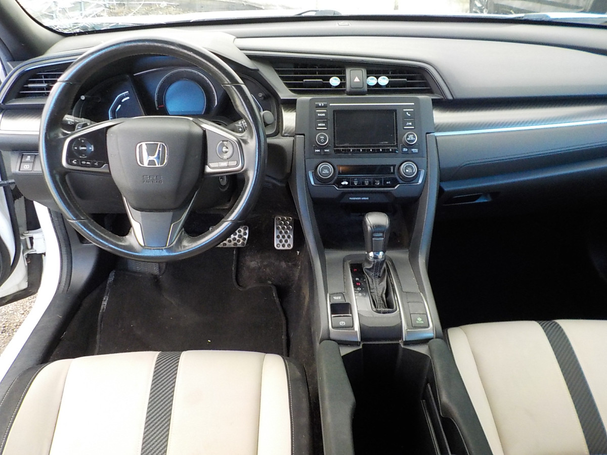 Honda Civic Image 11