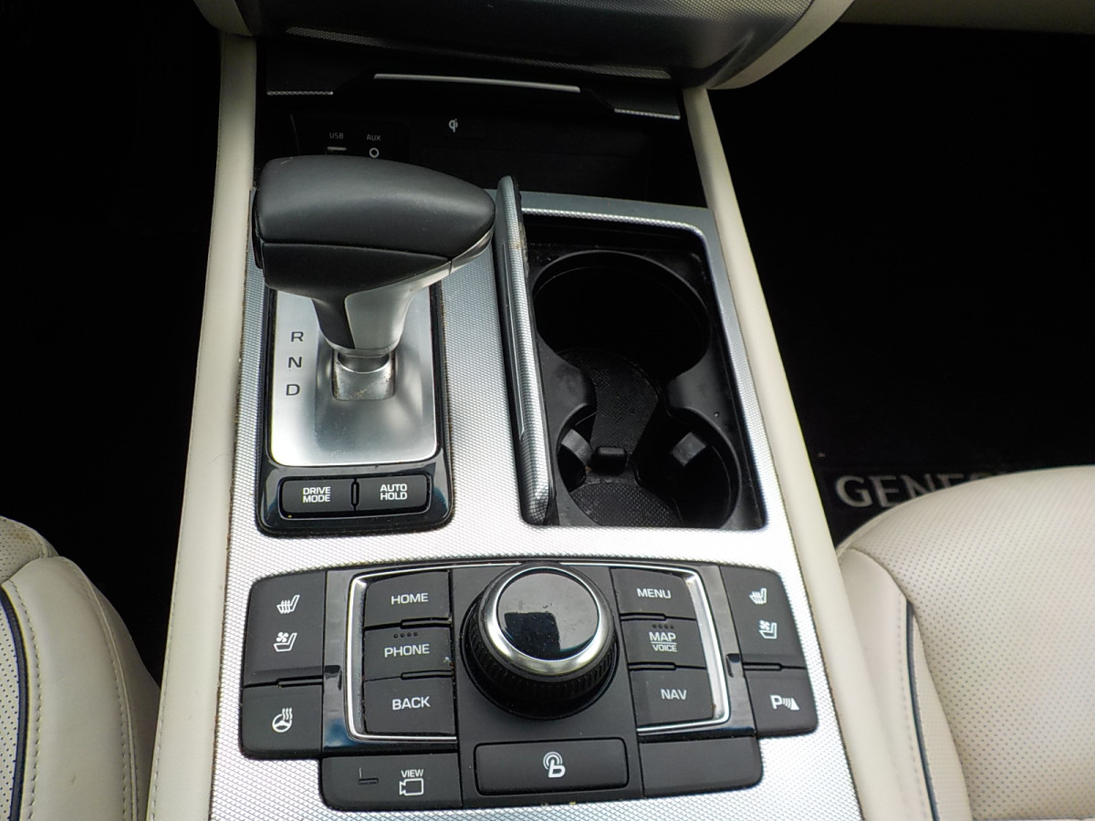 Genesis G80 Image 16