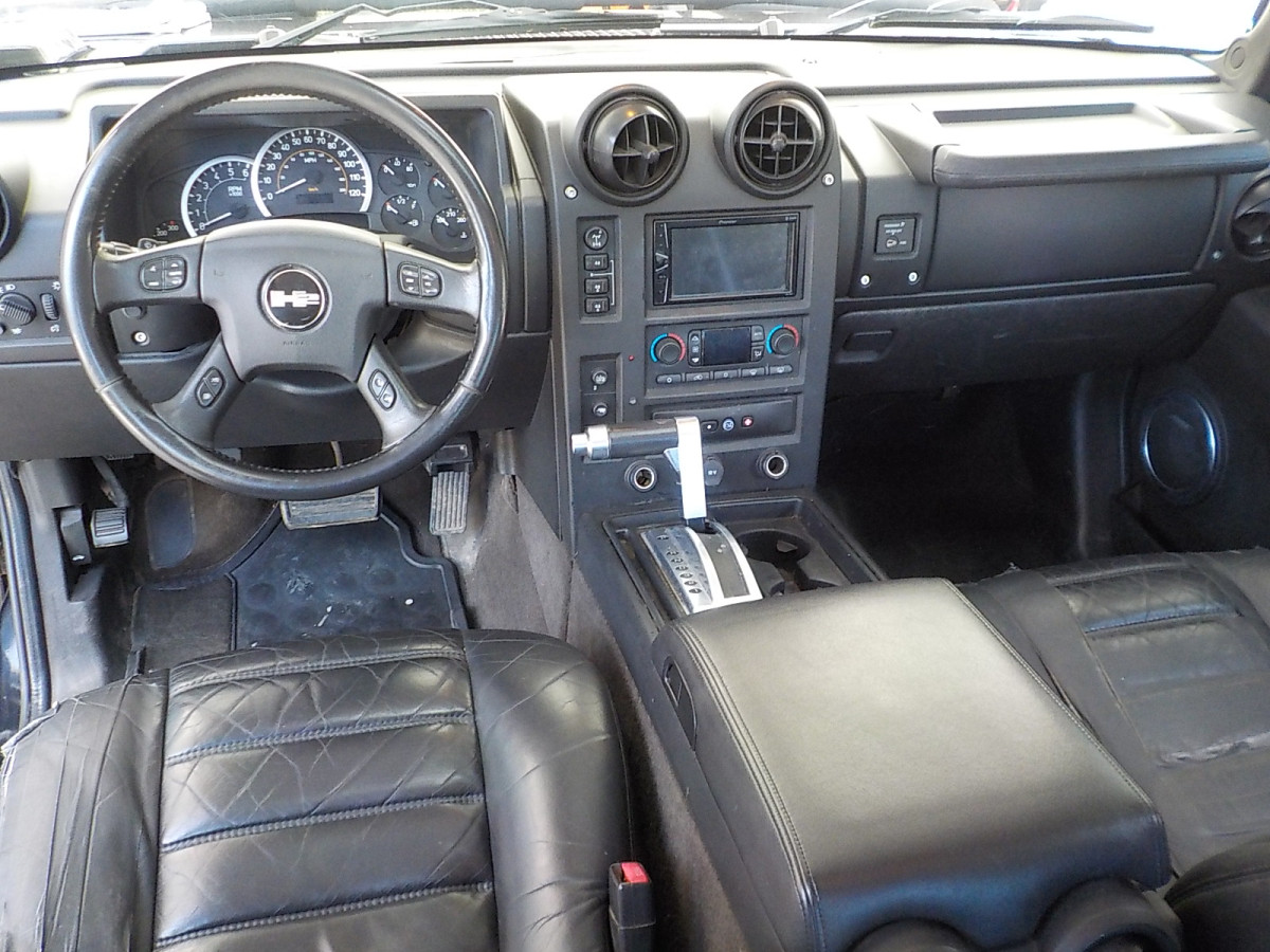 Hummer H2 Image 11