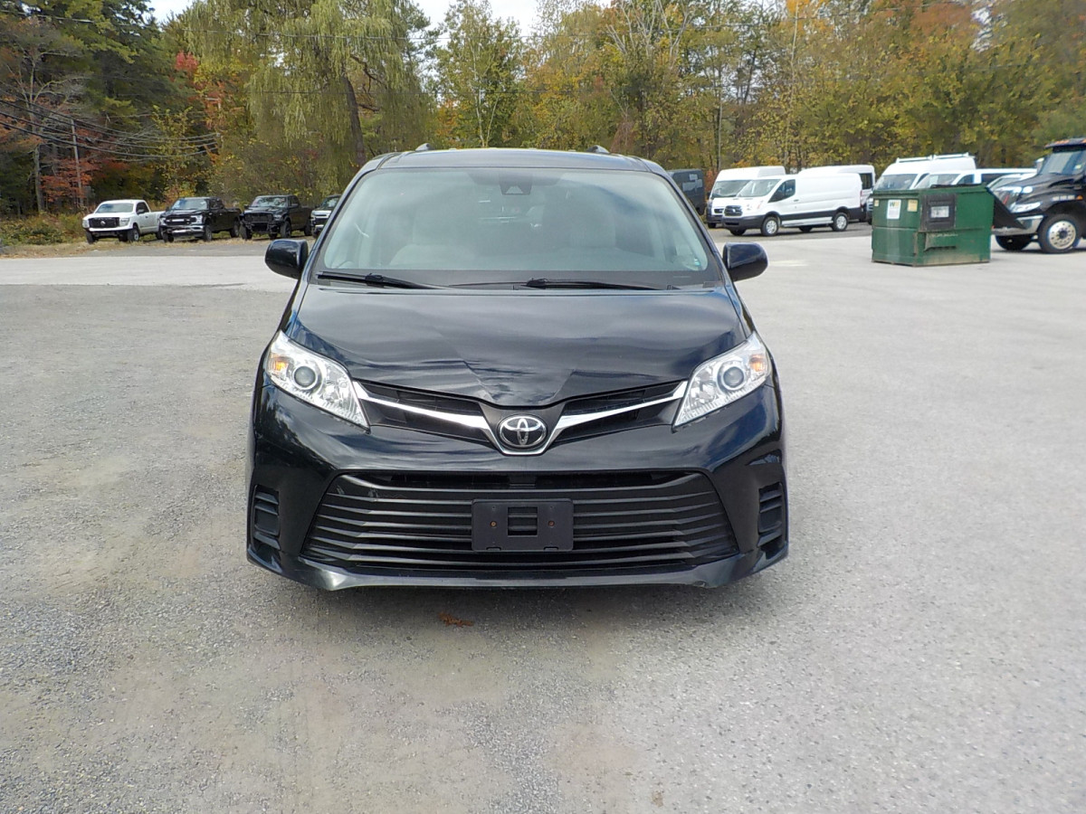 Toyota Sienna Image 10