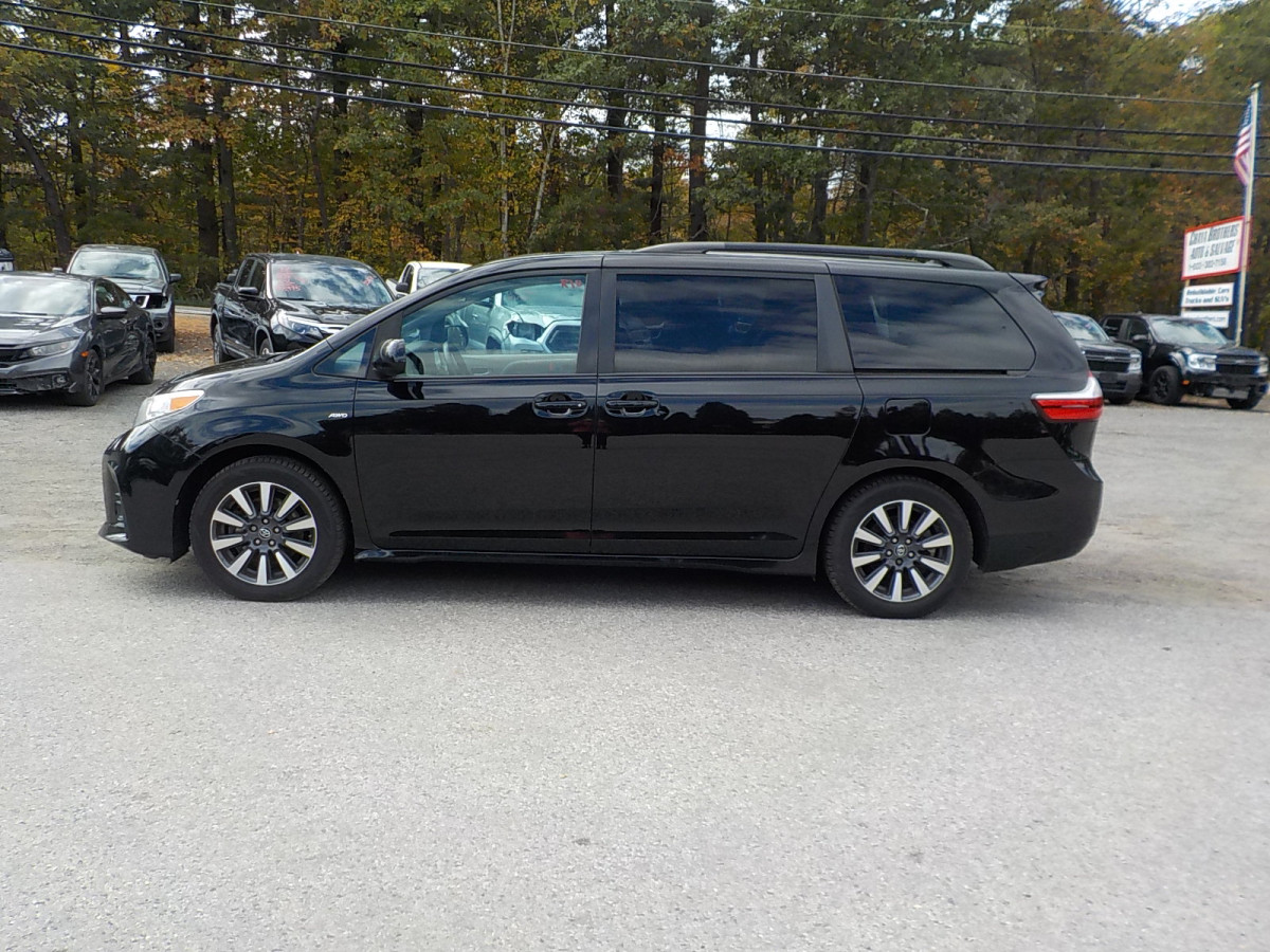 Toyota Sienna Image 13