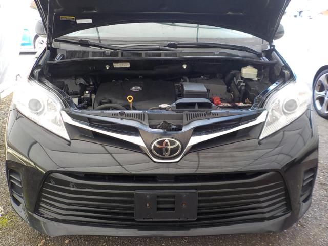 Toyota Sienna Image 12