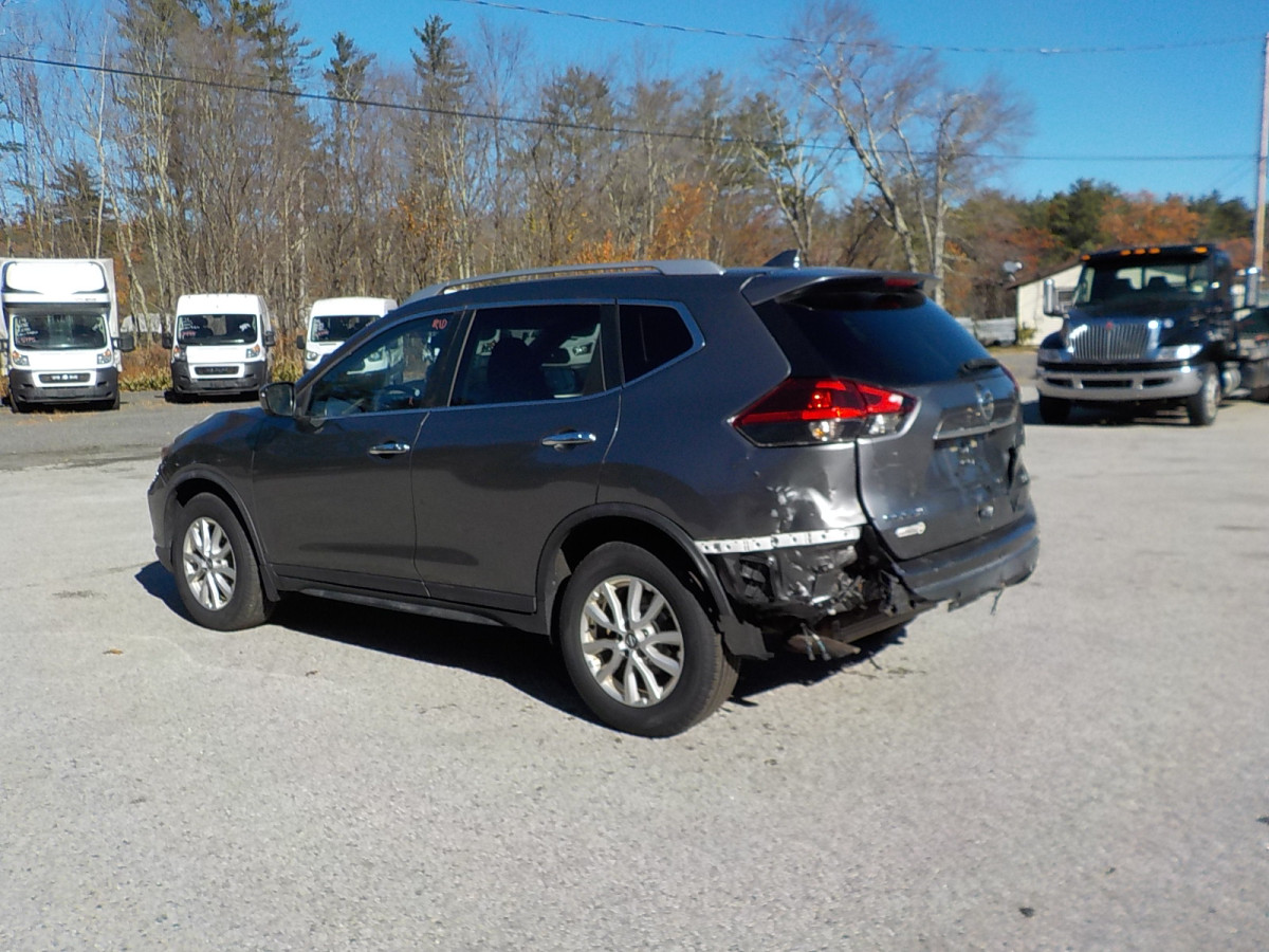 Nissan Rogue Image 2