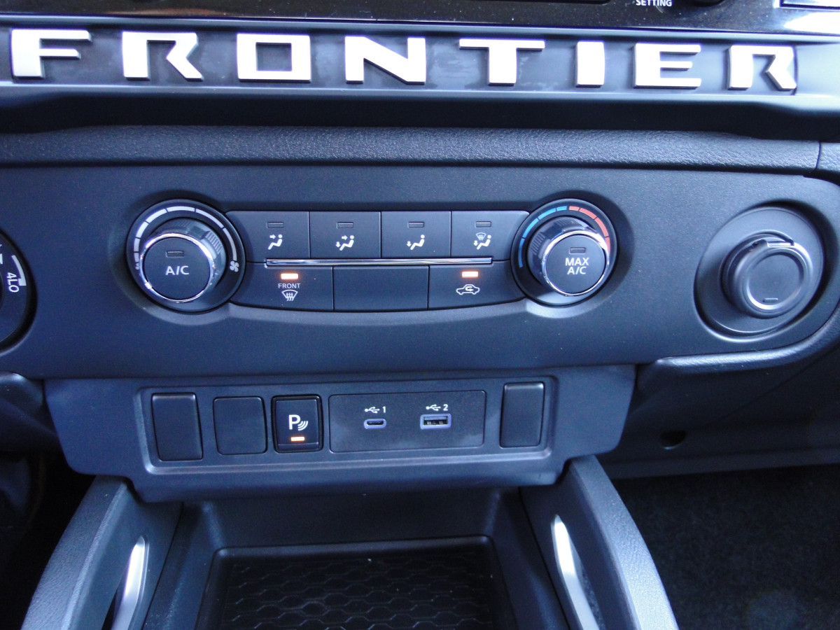 Nissan Frontier Image 30