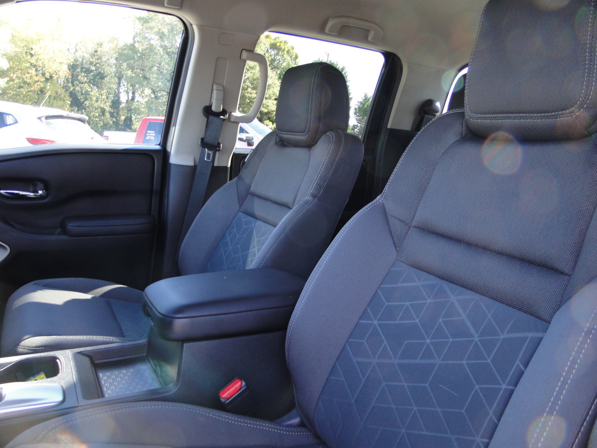 Nissan Frontier Image 23