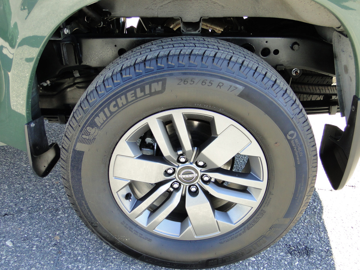 Nissan Frontier Image 15