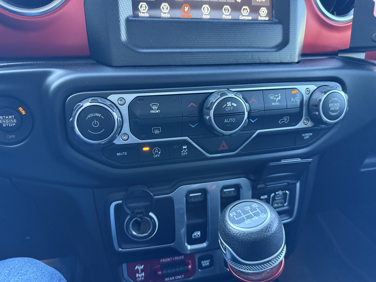 Jeep Wrangler Rubicon Image 31