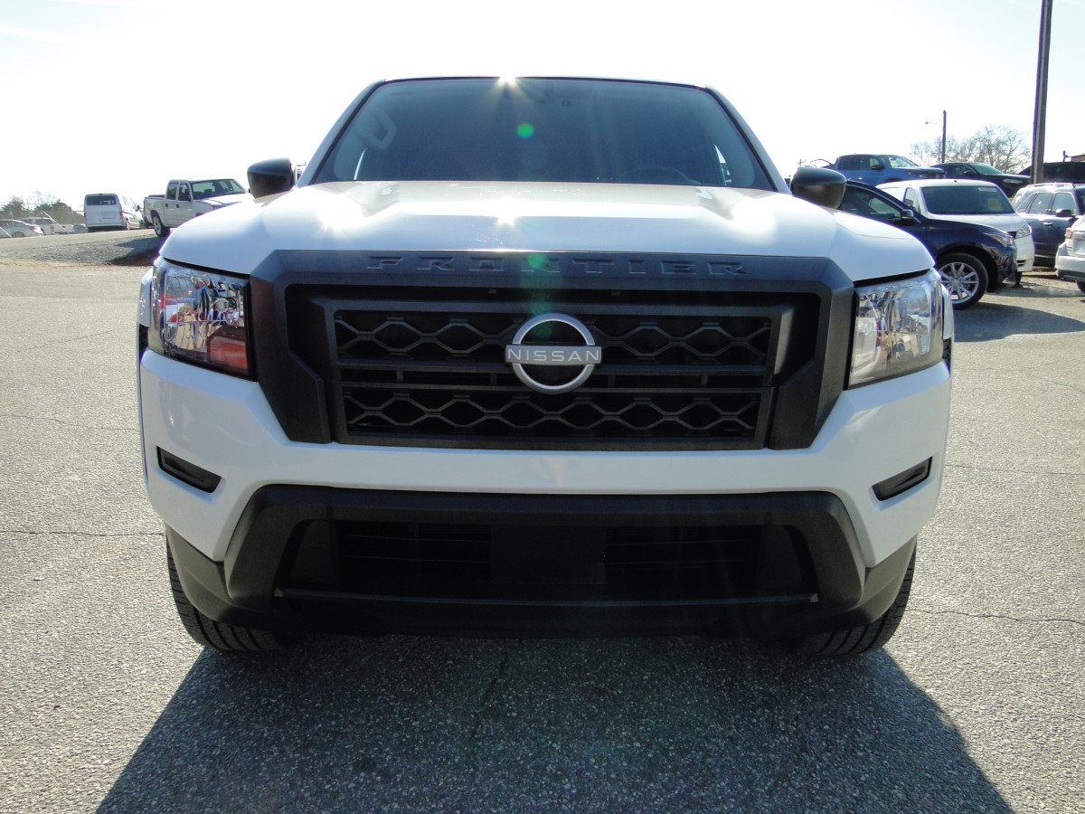 Nissan Frontier Image 4