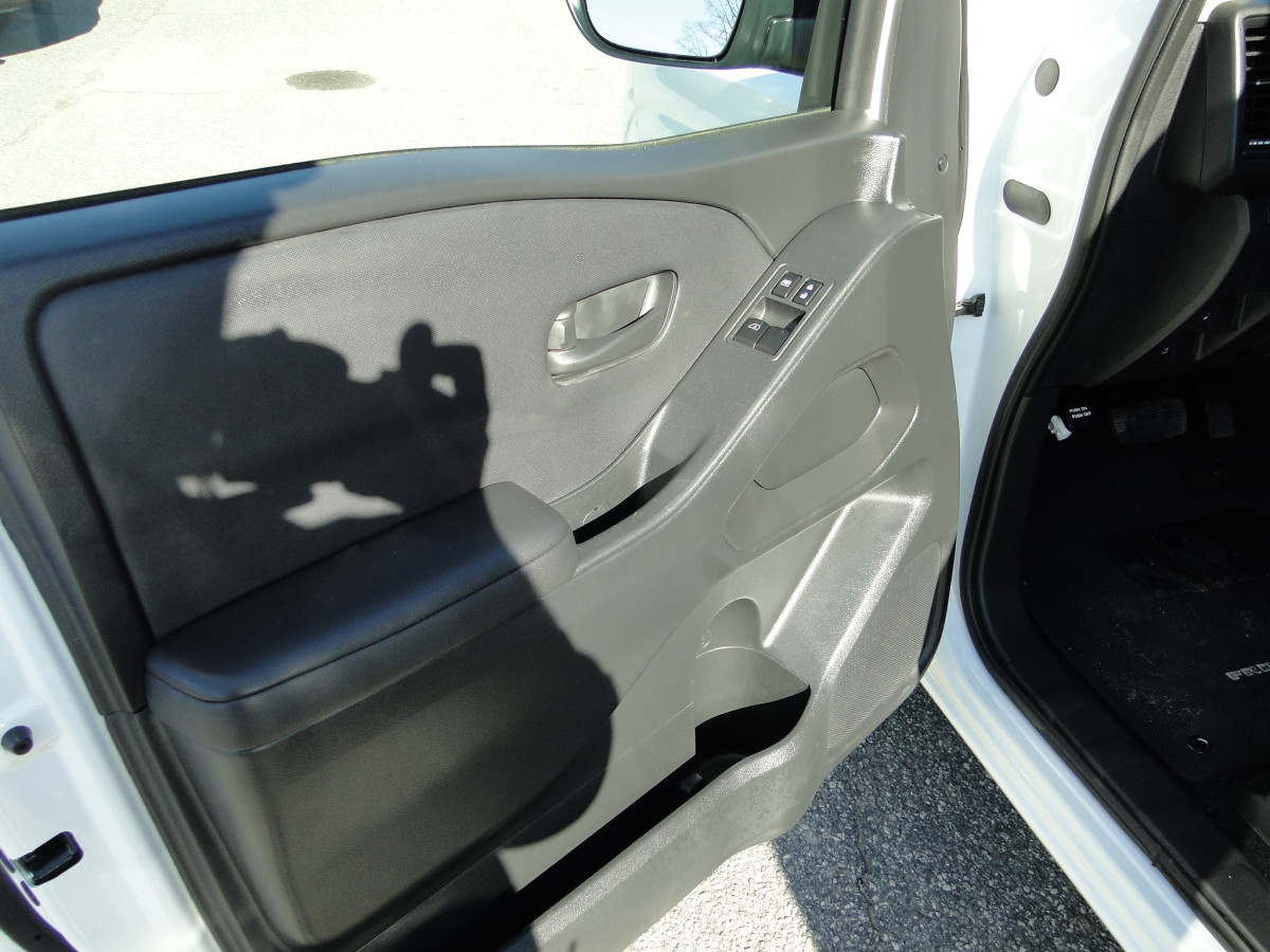 Nissan Frontier Image 21