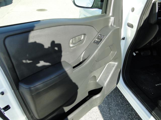 Nissan Frontier Image 21