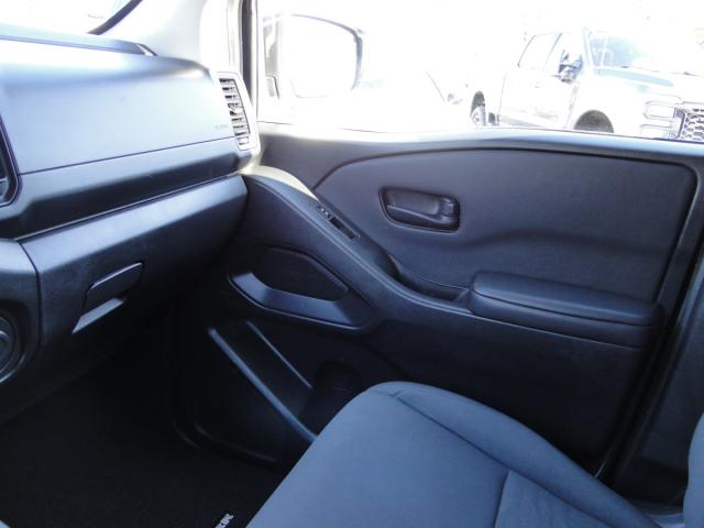 Nissan Frontier Image 24