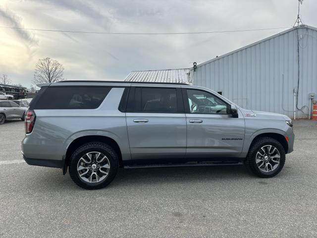 Chevrolet Suburban Image 5