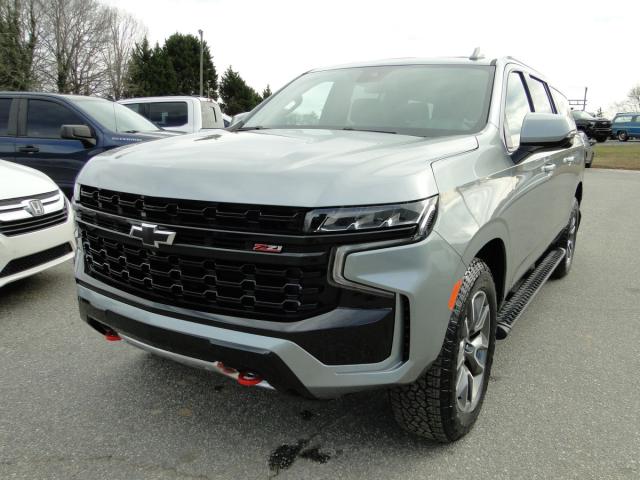 Chevrolet Suburban Image 18