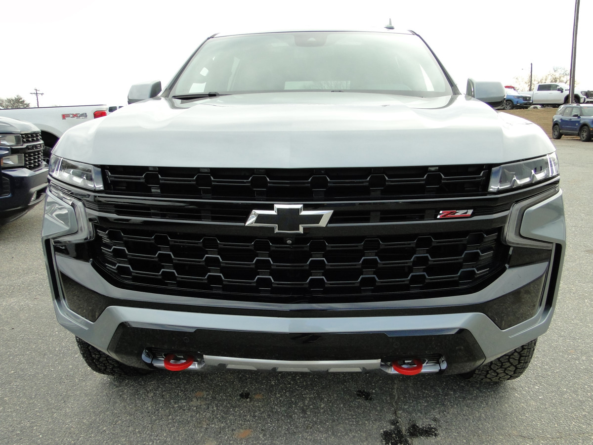 Chevrolet Suburban Image 19