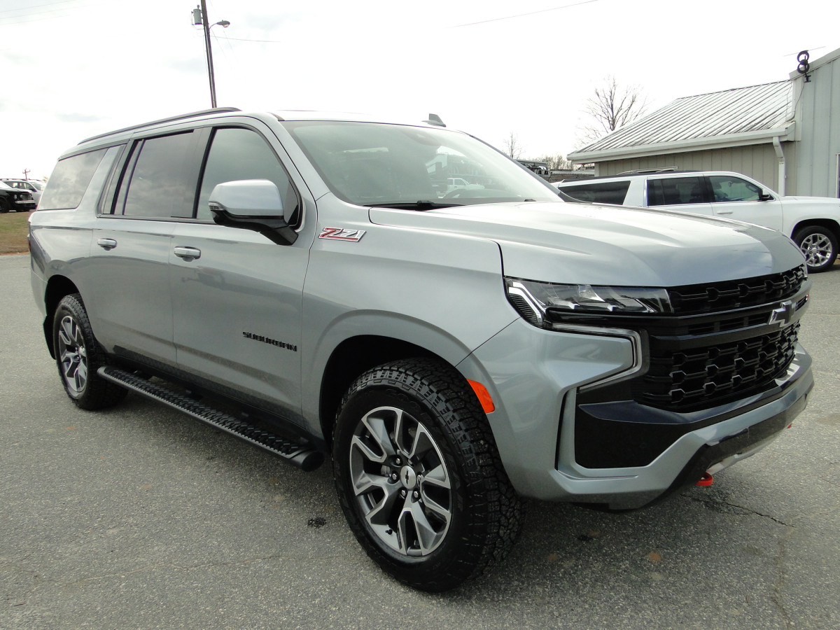 Chevrolet Suburban Image 21