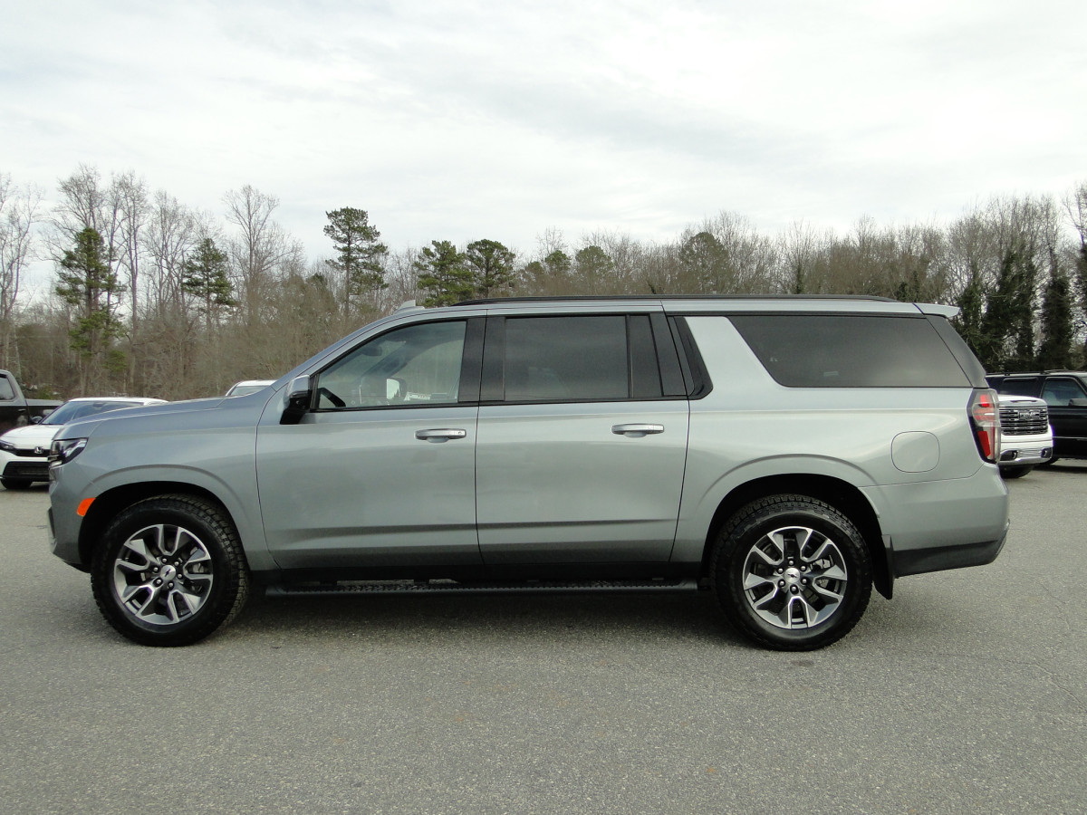 Chevrolet Suburban Image 38