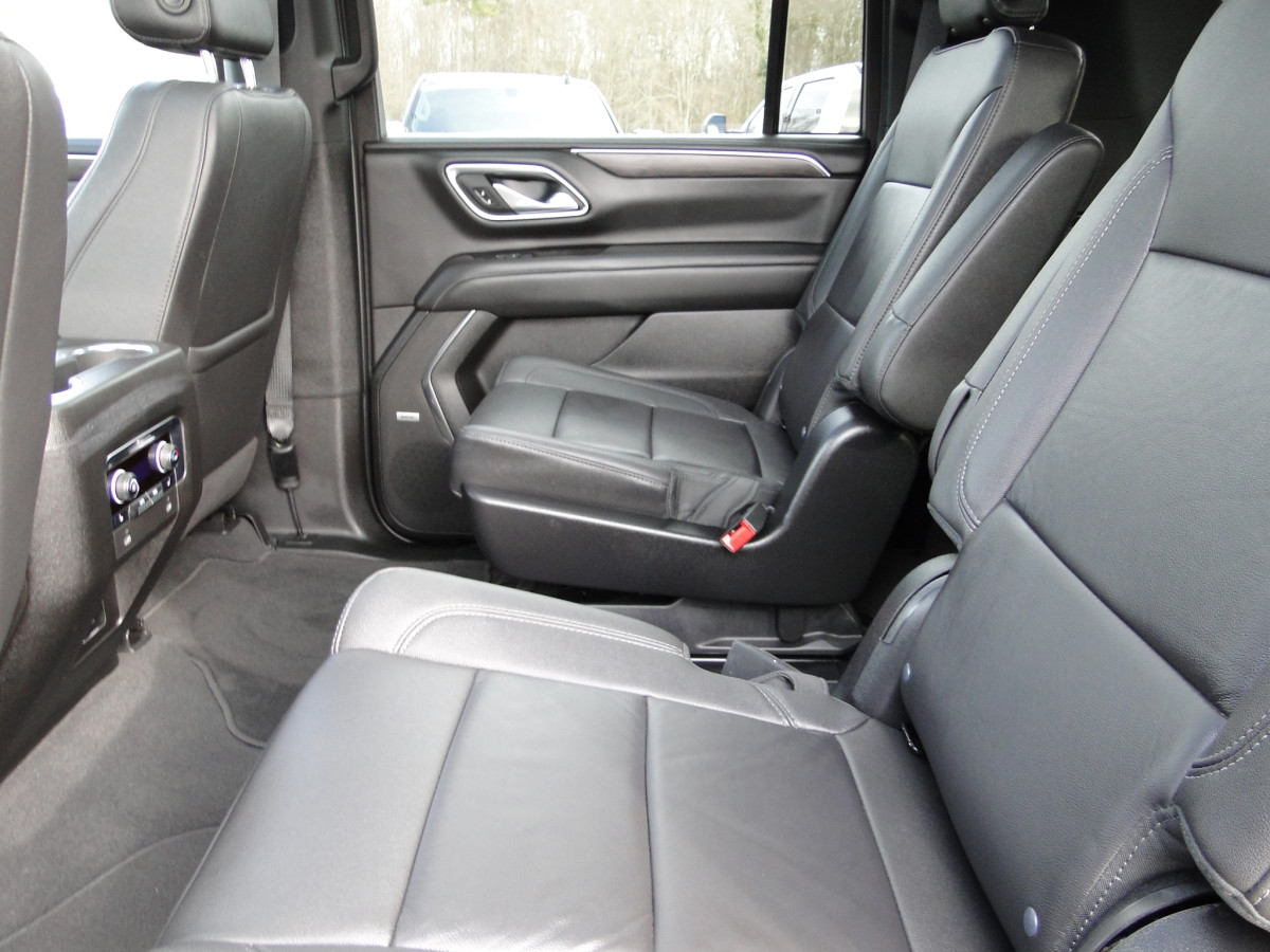 Chevrolet Suburban Image 43