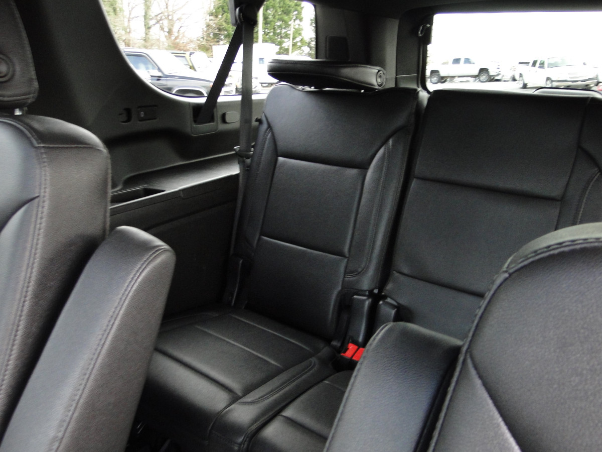 Chevrolet Suburban Image 45