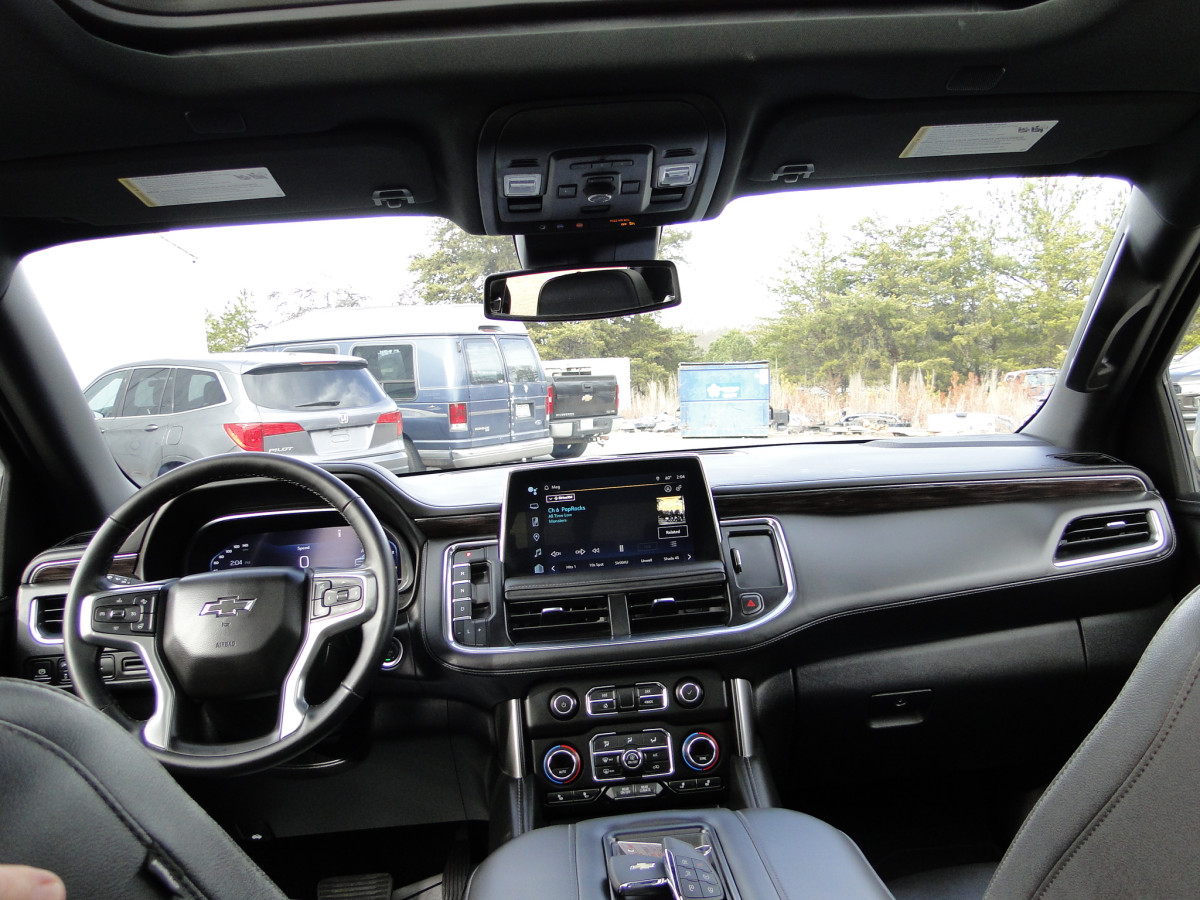 Chevrolet Suburban Image 47