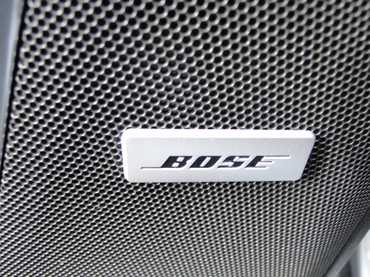 Chevrolet Suburban Image 49