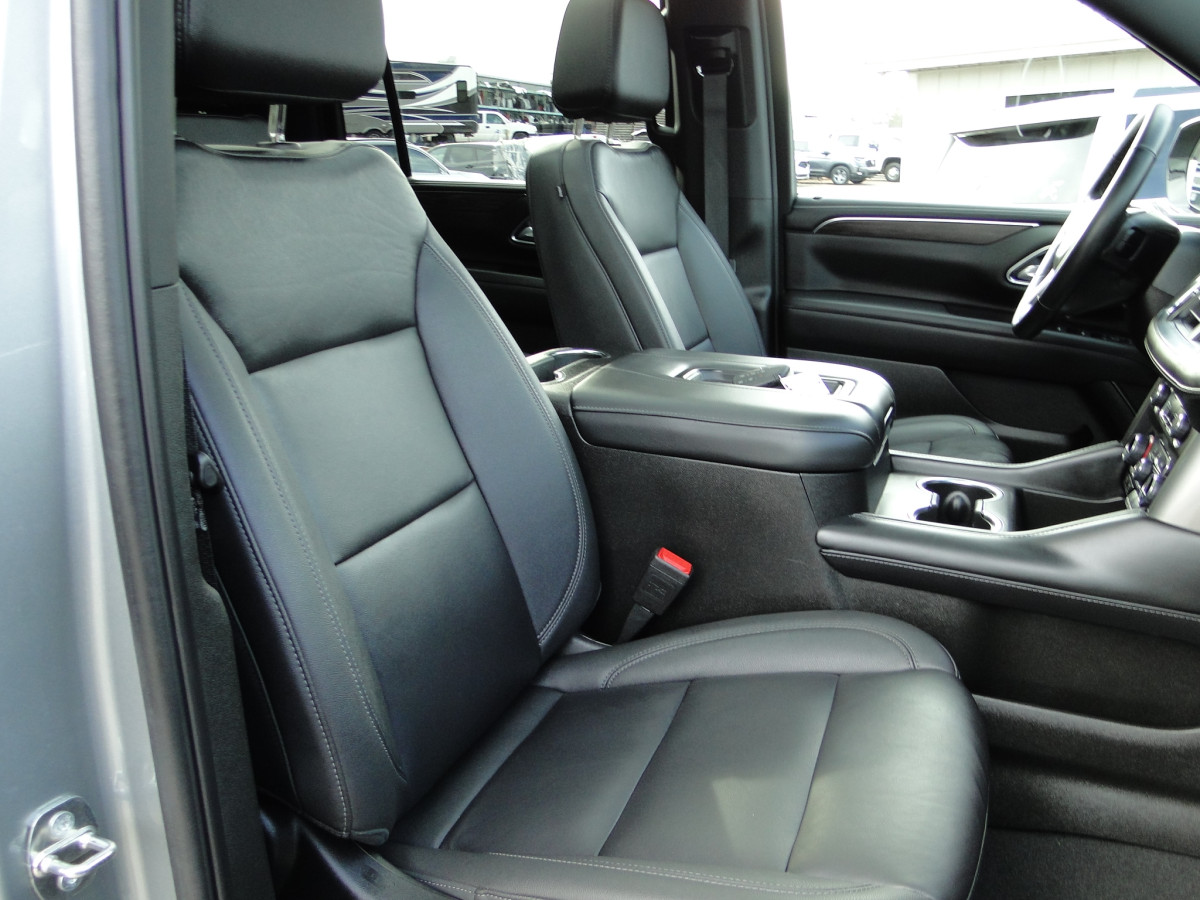 Chevrolet Suburban Image 51