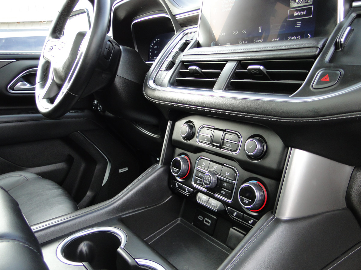 Chevrolet Suburban Image 54