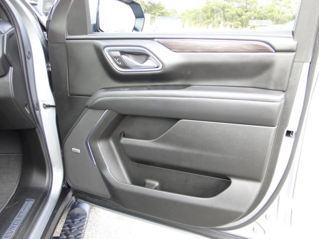 Chevrolet Suburban Image 56