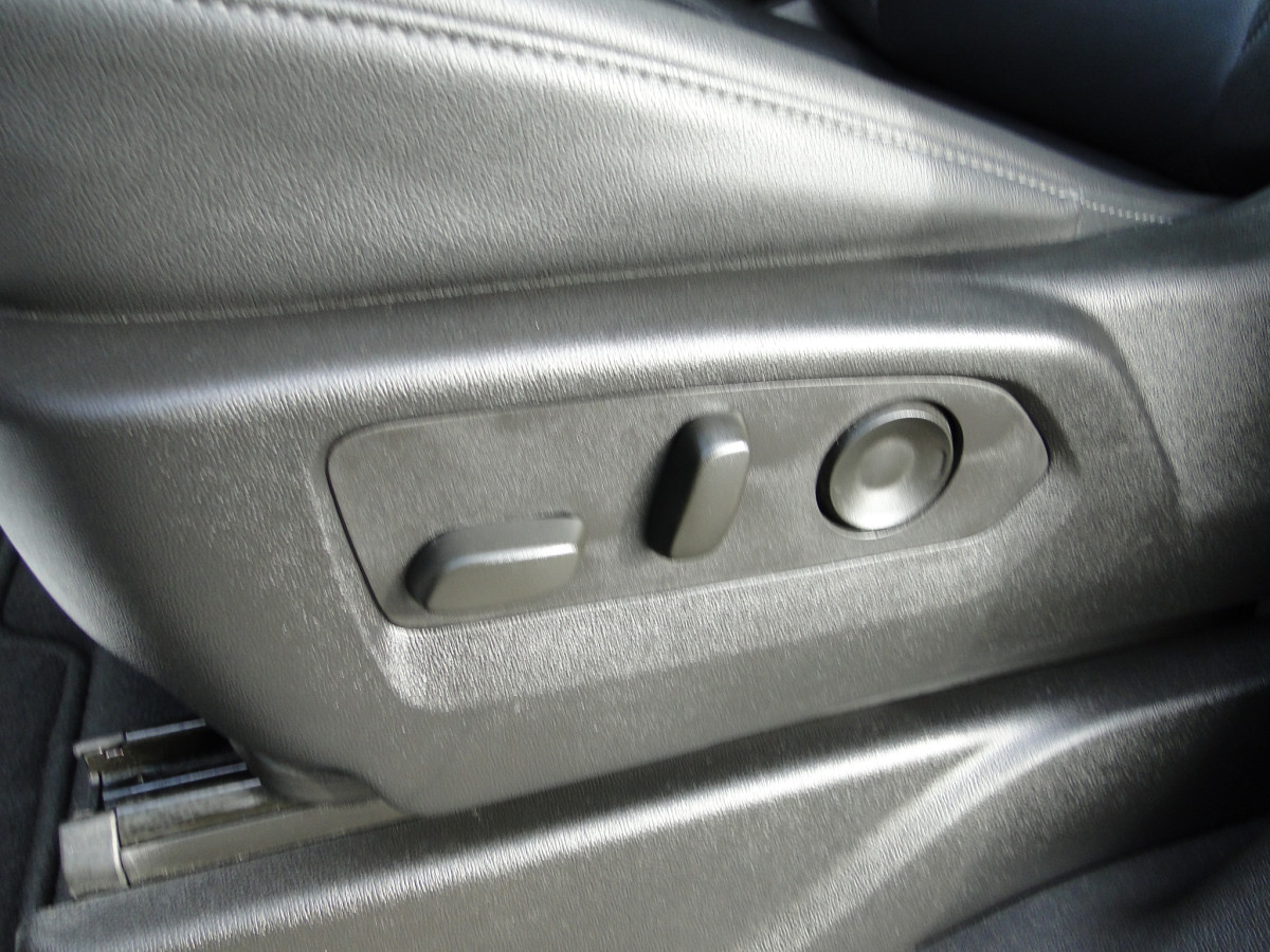 Chevrolet Suburban Image 59