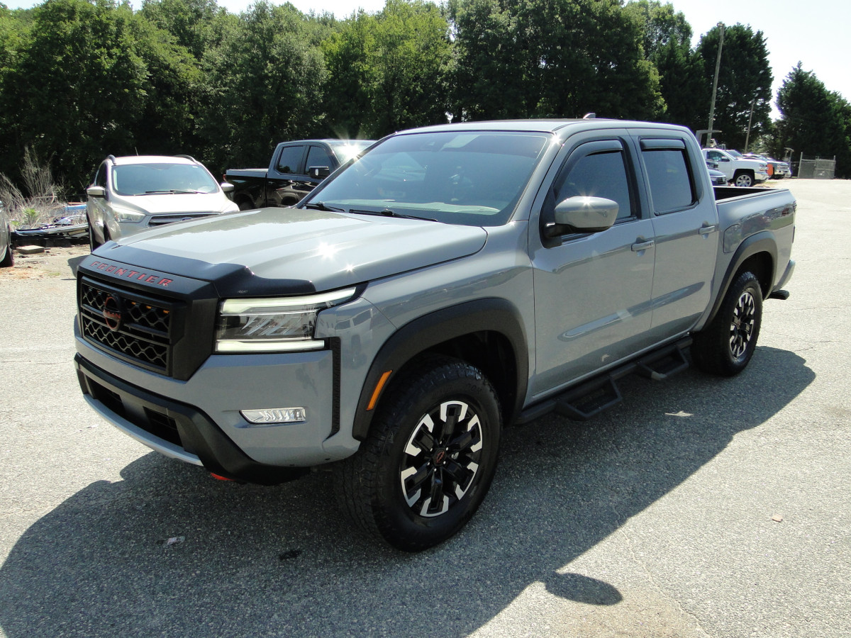 Salvage Nissan Frontier Image