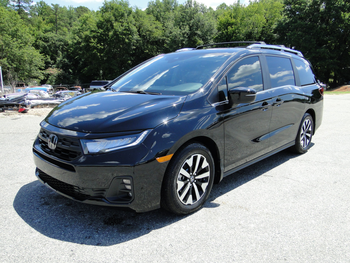 Salvage Honda Odyssey Image