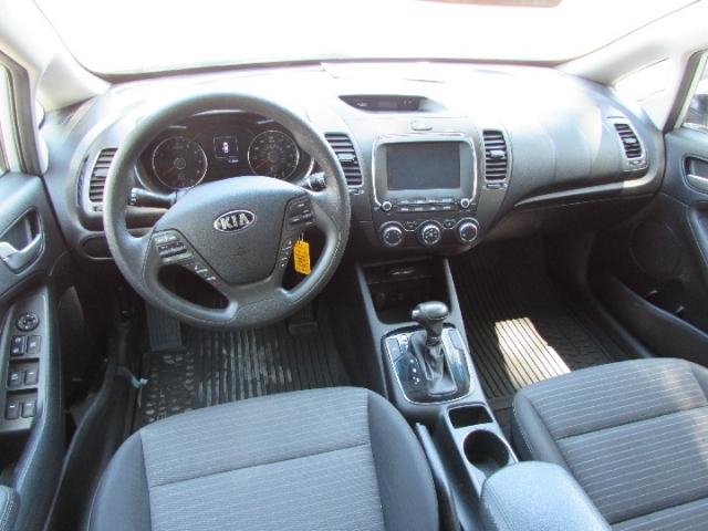 Kia Forte LX Image 3