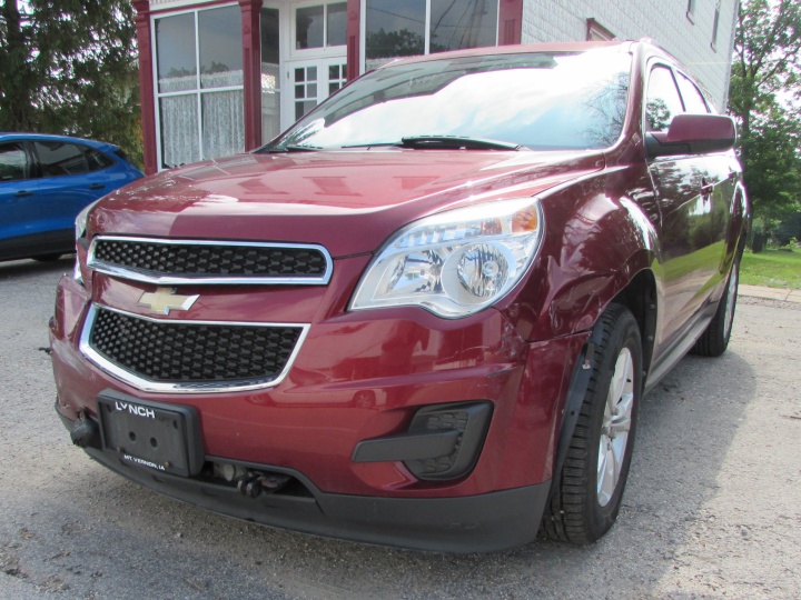 Chevrolet Equinox LT Image 2