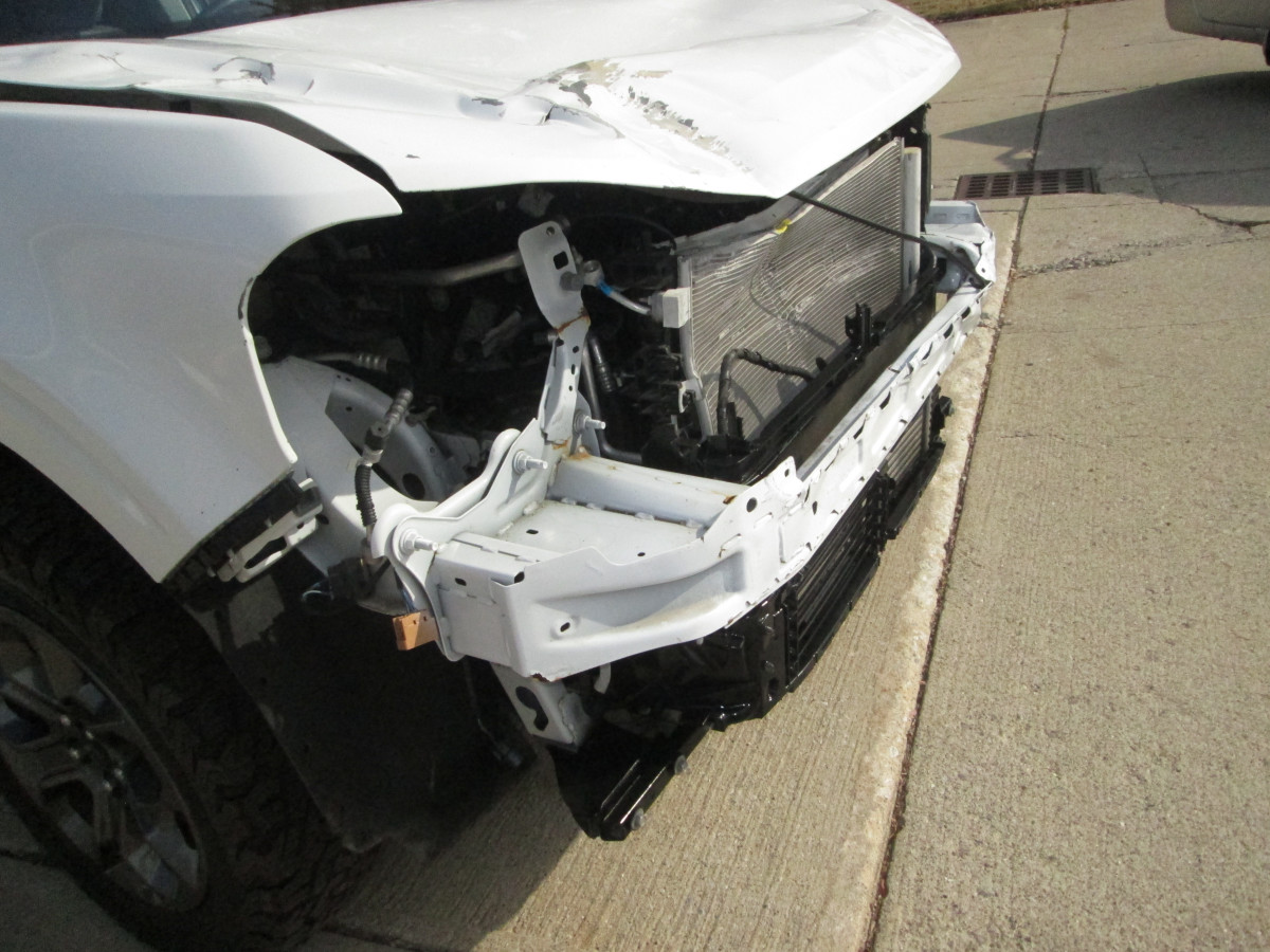 Ford Maverick XLT Image 11